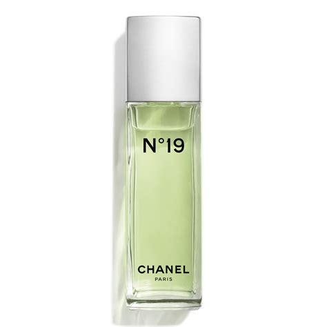 chanel cristalle vs no 19